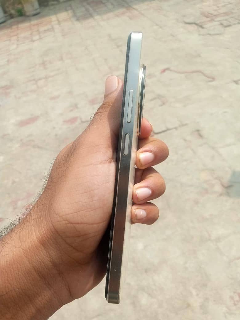 Realme 12 Plus 1