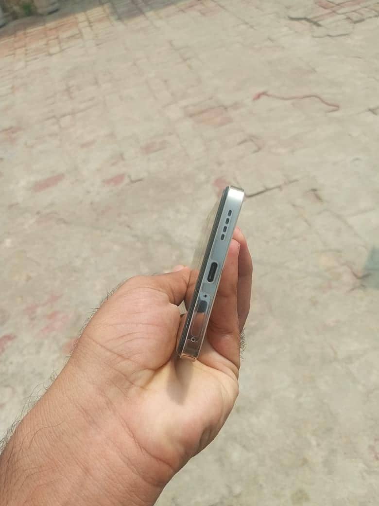 Realme 12 Plus 2