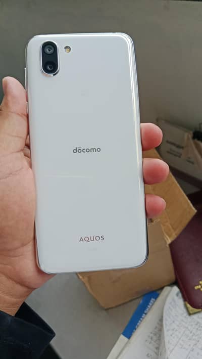 Aquos R2 urgent sale