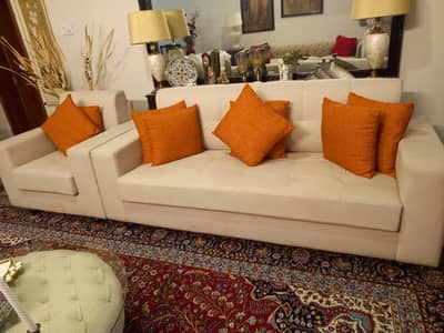 6seater sofa for sale ,it's beautiful n comfortable sofa