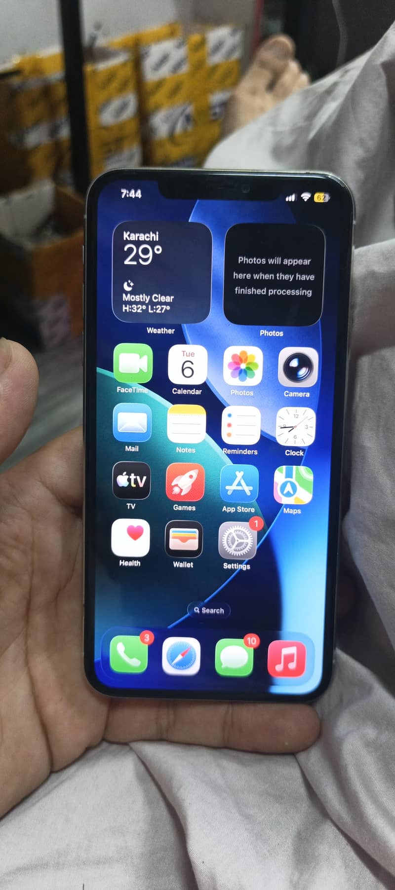 Apple iPhone 11 Pro Max 2