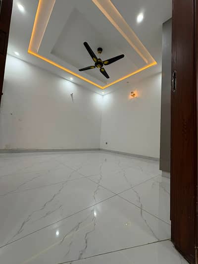 10 Marla Beautiful 2nd floor Portion Available For Rent