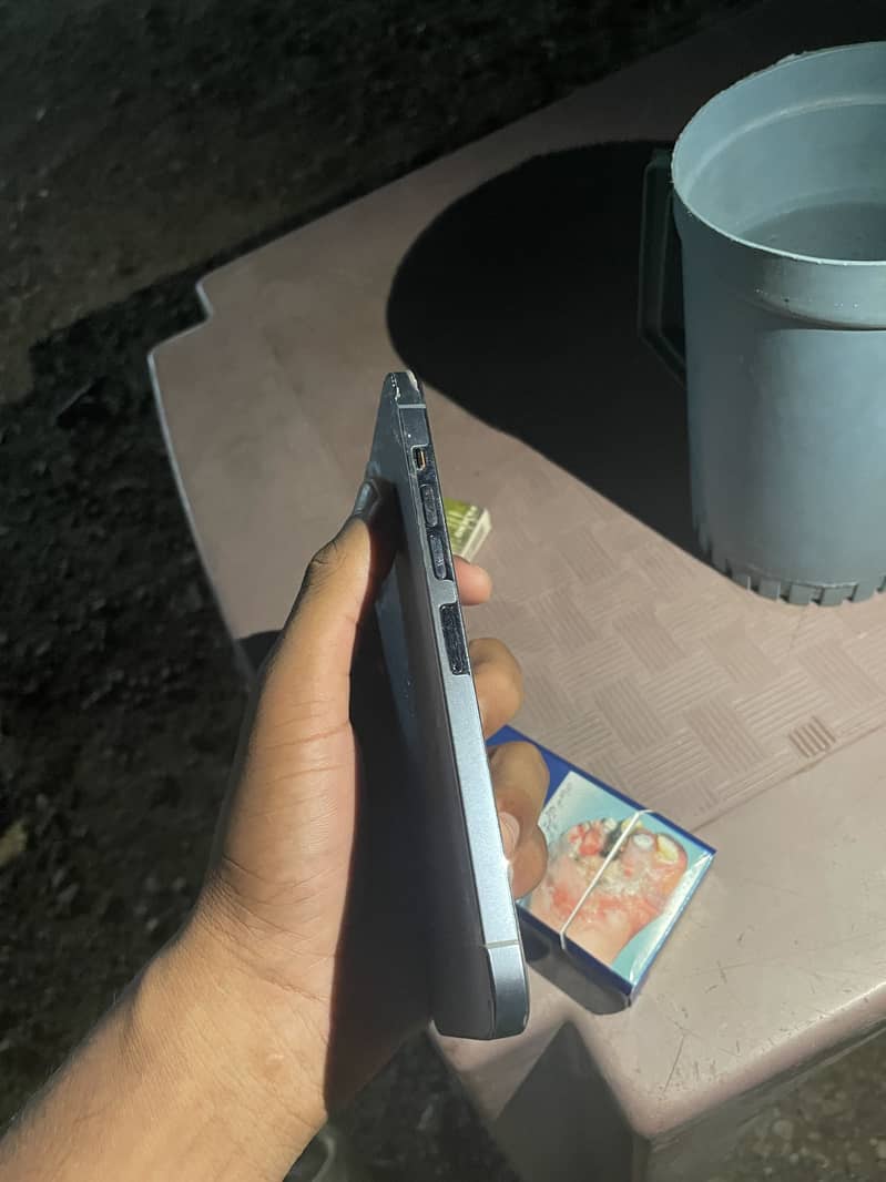 Apple iPhone 13 Pro Max 1