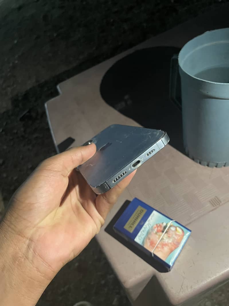 Apple iPhone 13 Pro Max 2