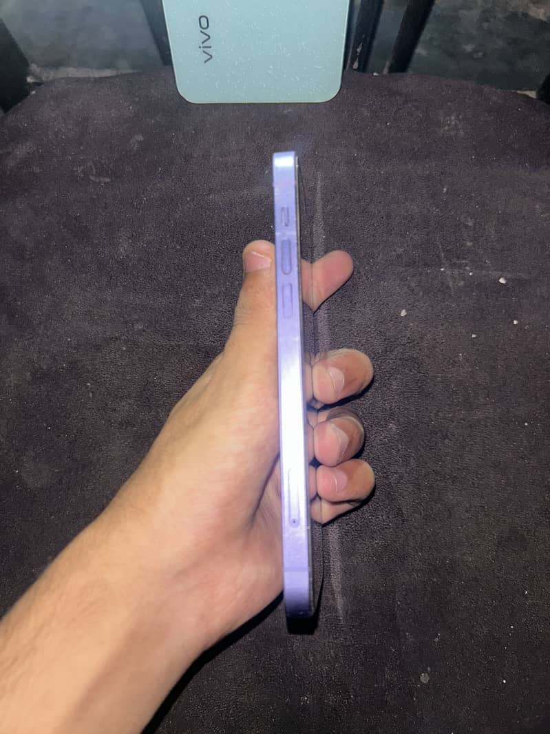 Apple iPhone 12 3