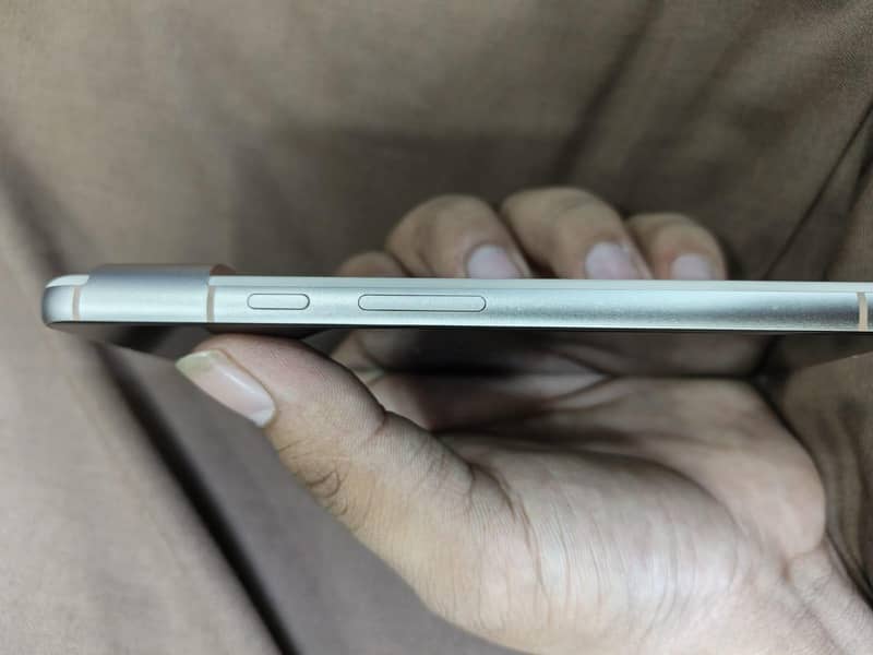 Google Pixel 8 2