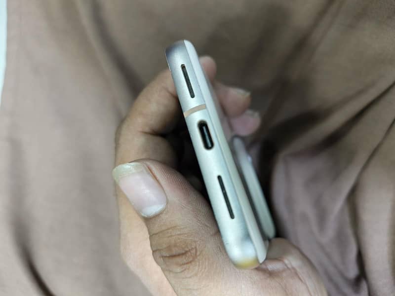 Google Pixel 8 3
