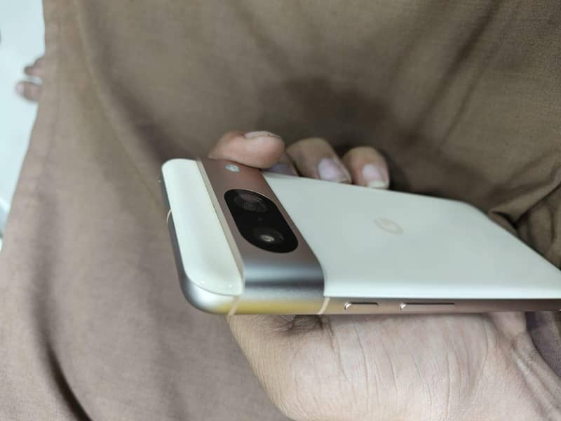 Google Pixel 8 5