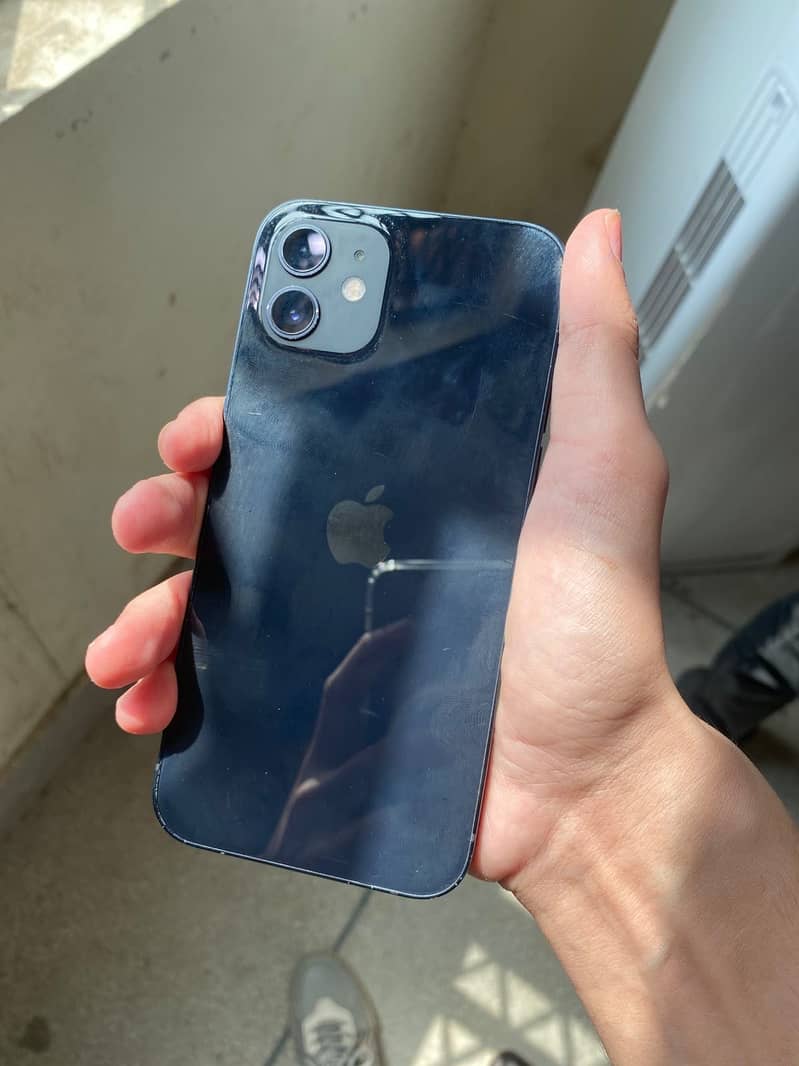 Apple iPhone 12 3