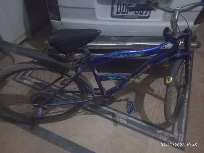 Blue bicycle 0