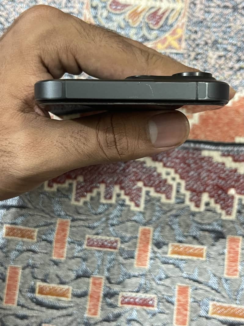 Apple iPhone 15 Pro Max 1