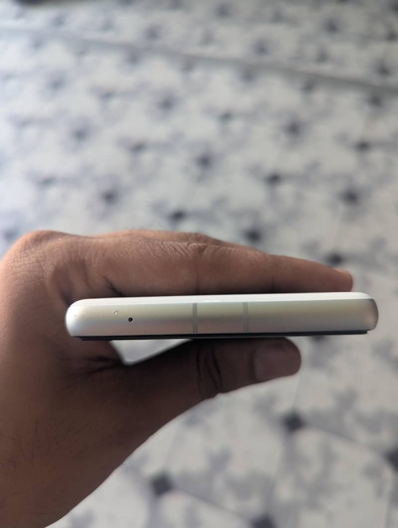Google Pixel 7a 5