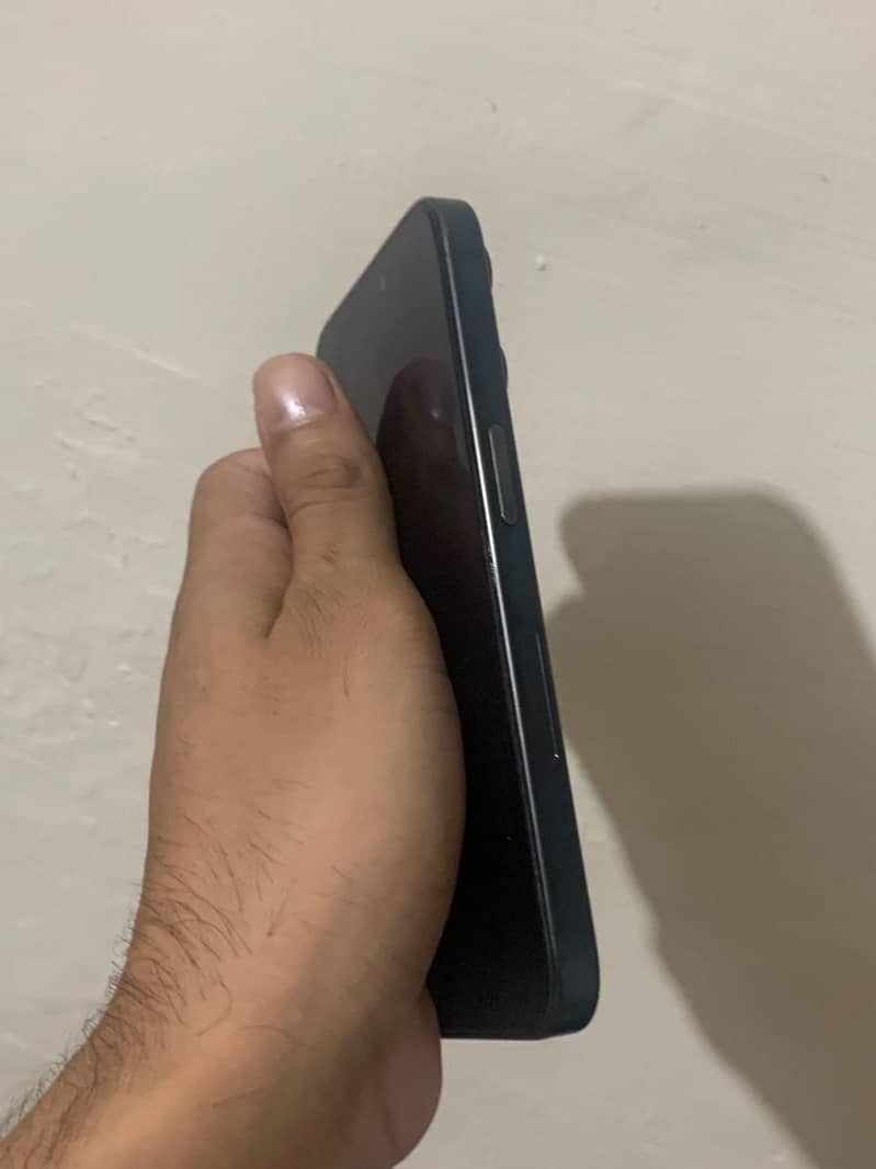 Apple iPhone 15 Pro 2