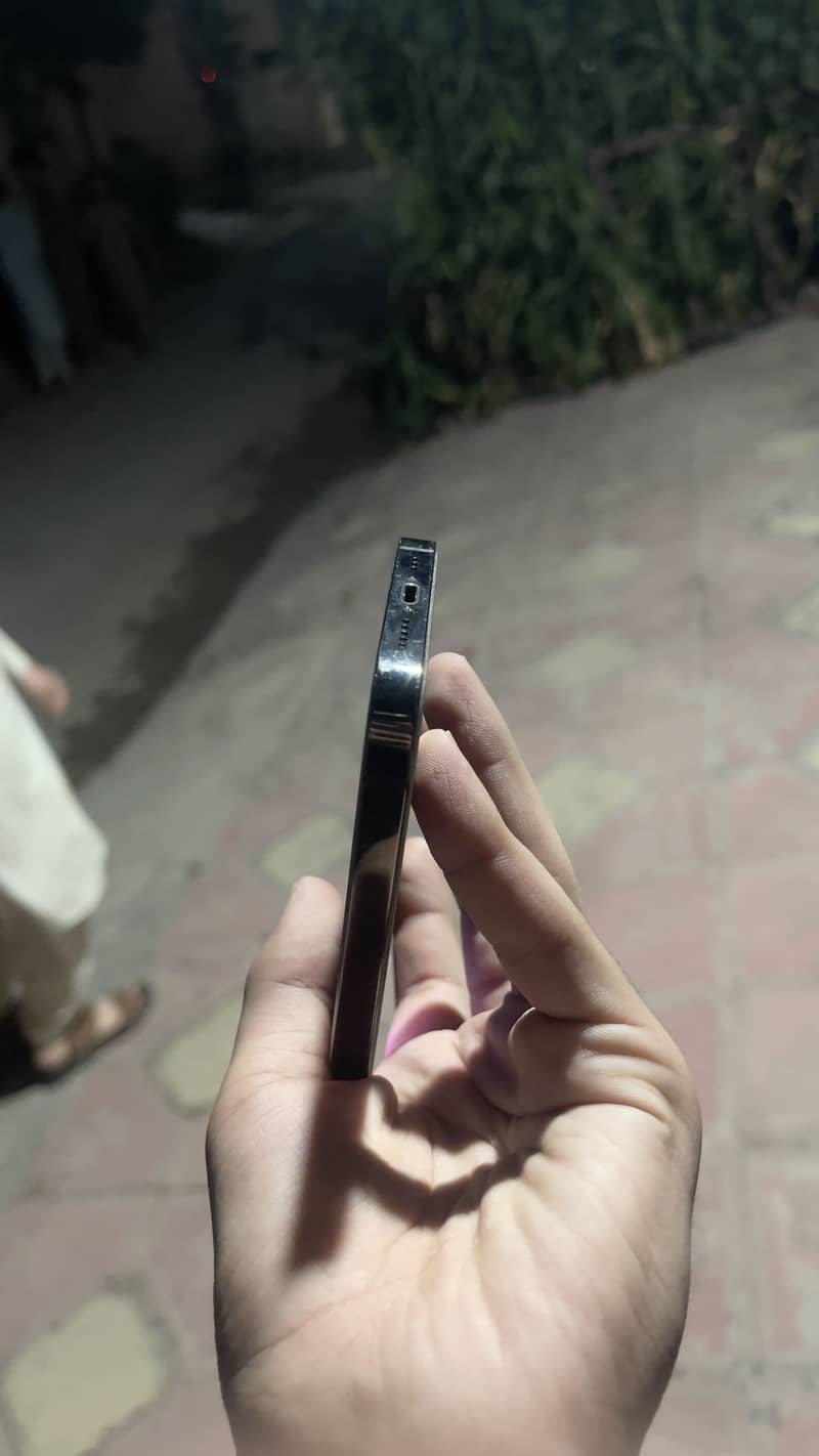 Apple iPhone 12 Pro 1