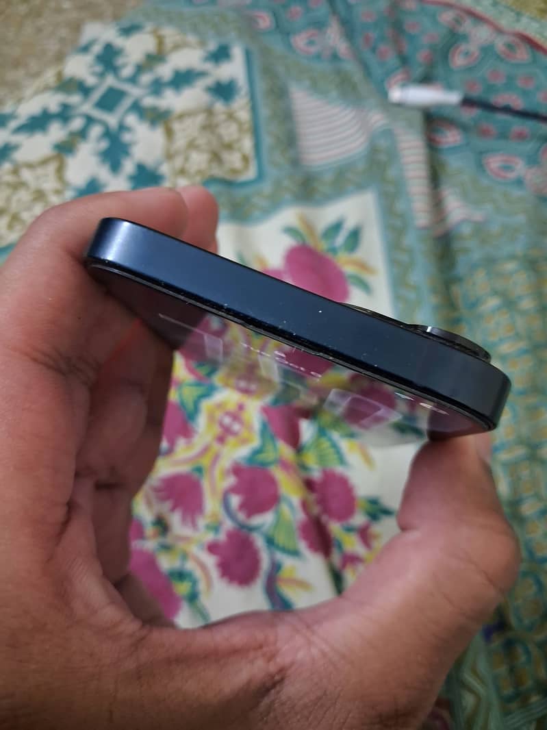 Apple iPhone 13 10