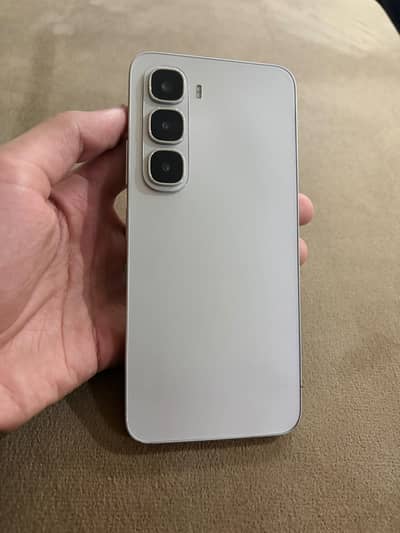 Infinix Hot 60i 10/9.8 6GB+4GB /128 dual sim PTA (With box and cable)