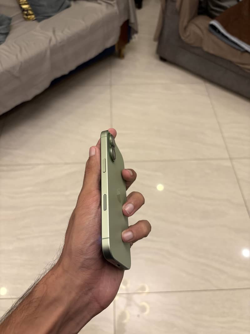 Apple iPhone 17 6