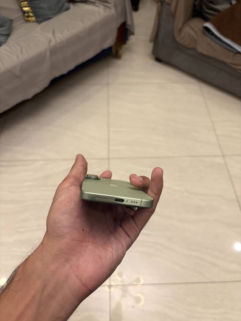 Apple iPhone 17 8