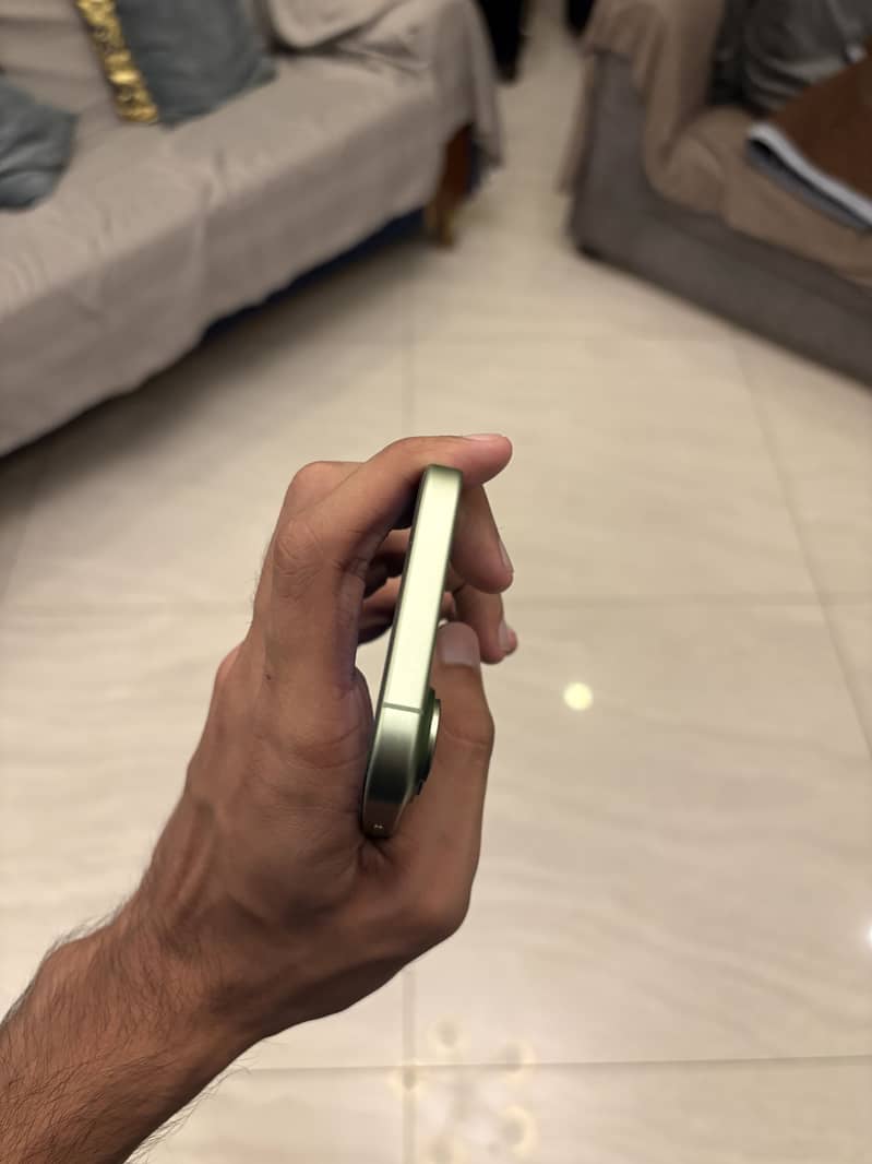 Apple iPhone 17 9