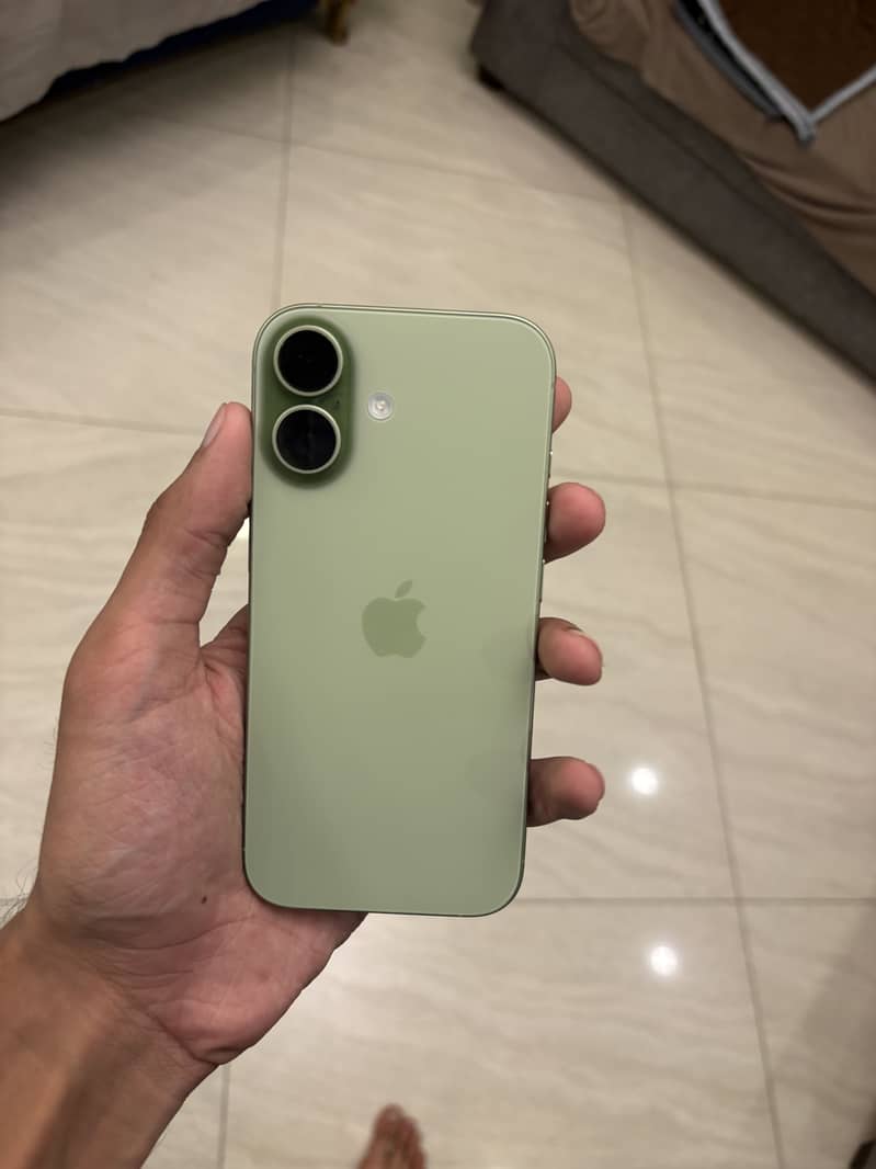 Apple iPhone 17 11