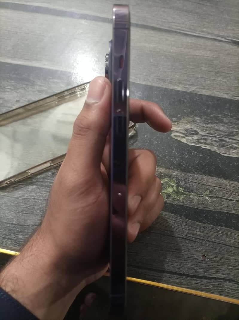 Apple iPhone 14 Pro Max 1