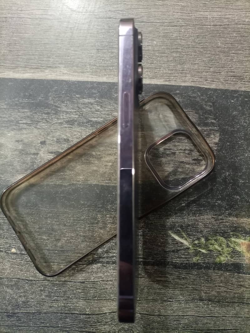 Apple iPhone 14 Pro Max 6