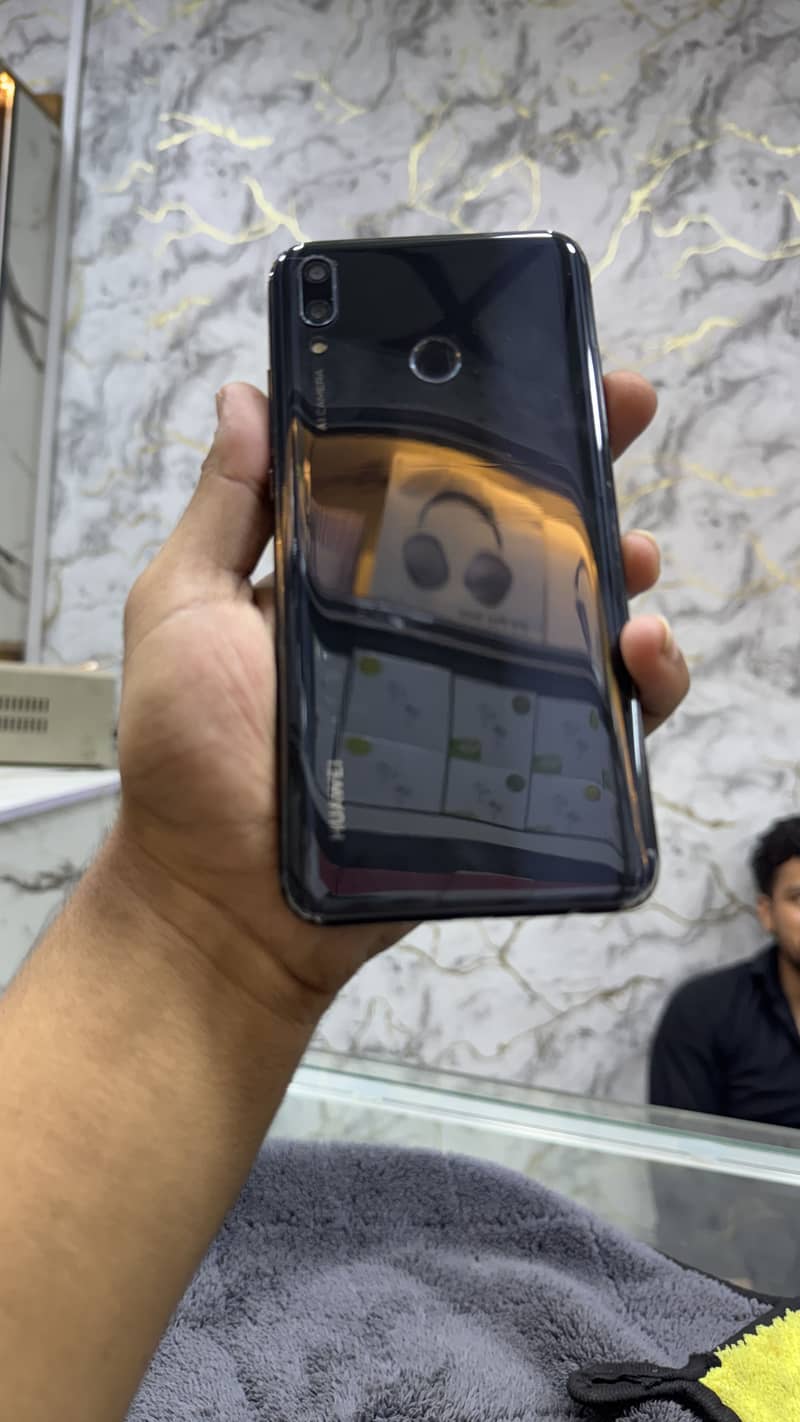 Huawei Y9 0