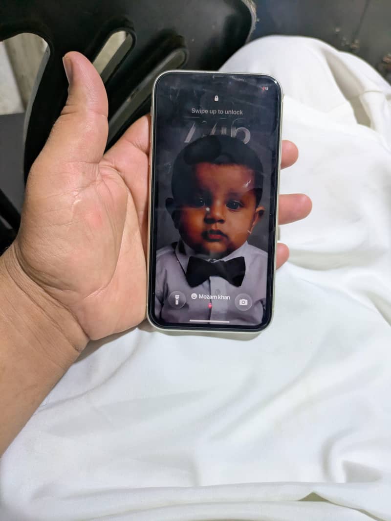 Apple iPhone 11 4