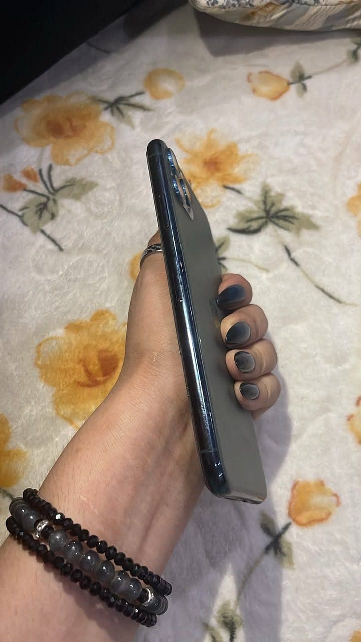 Apple iPhone 11 Pro Max 3