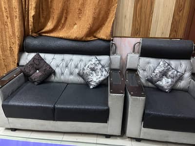 Black & White Rexine – Complete 3-Piece Set in good condition