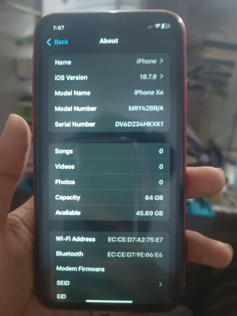 Apple iPhone XR 7