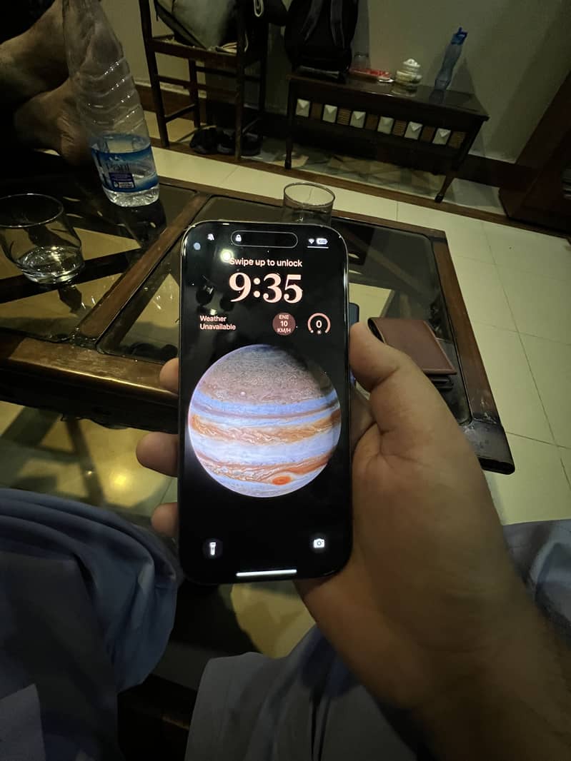 Apple iPhone 16 Pro 0