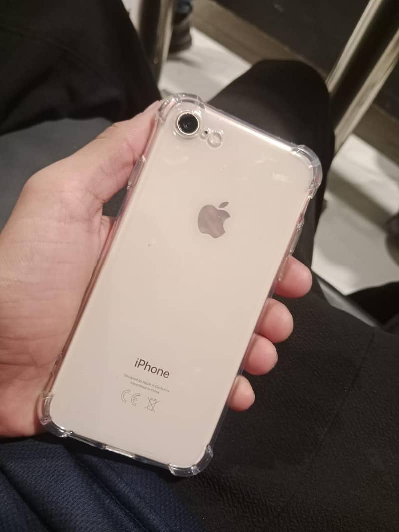 Apple iPhone 8 0