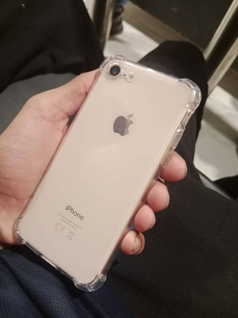 Apple iPhone 8 1