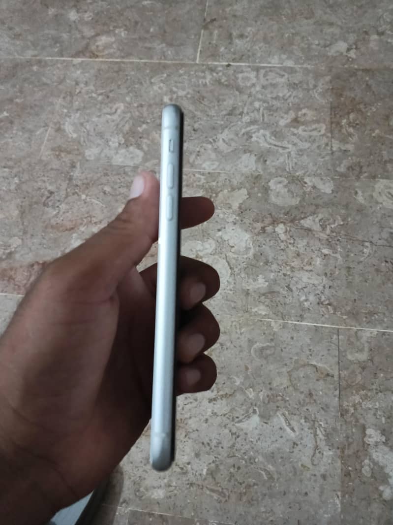 Apple iPhone 11 2