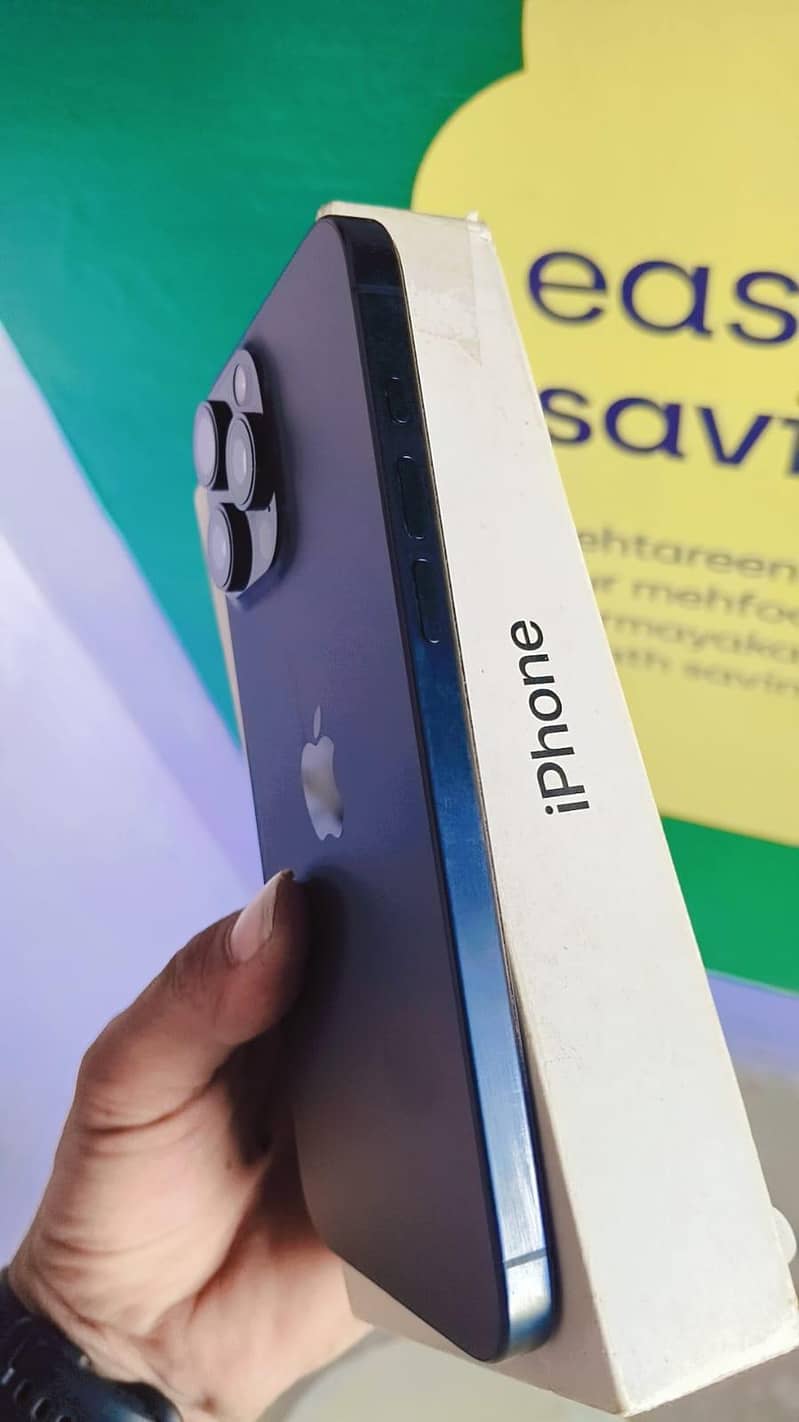 Apple iPhone 15 Pro Max 0