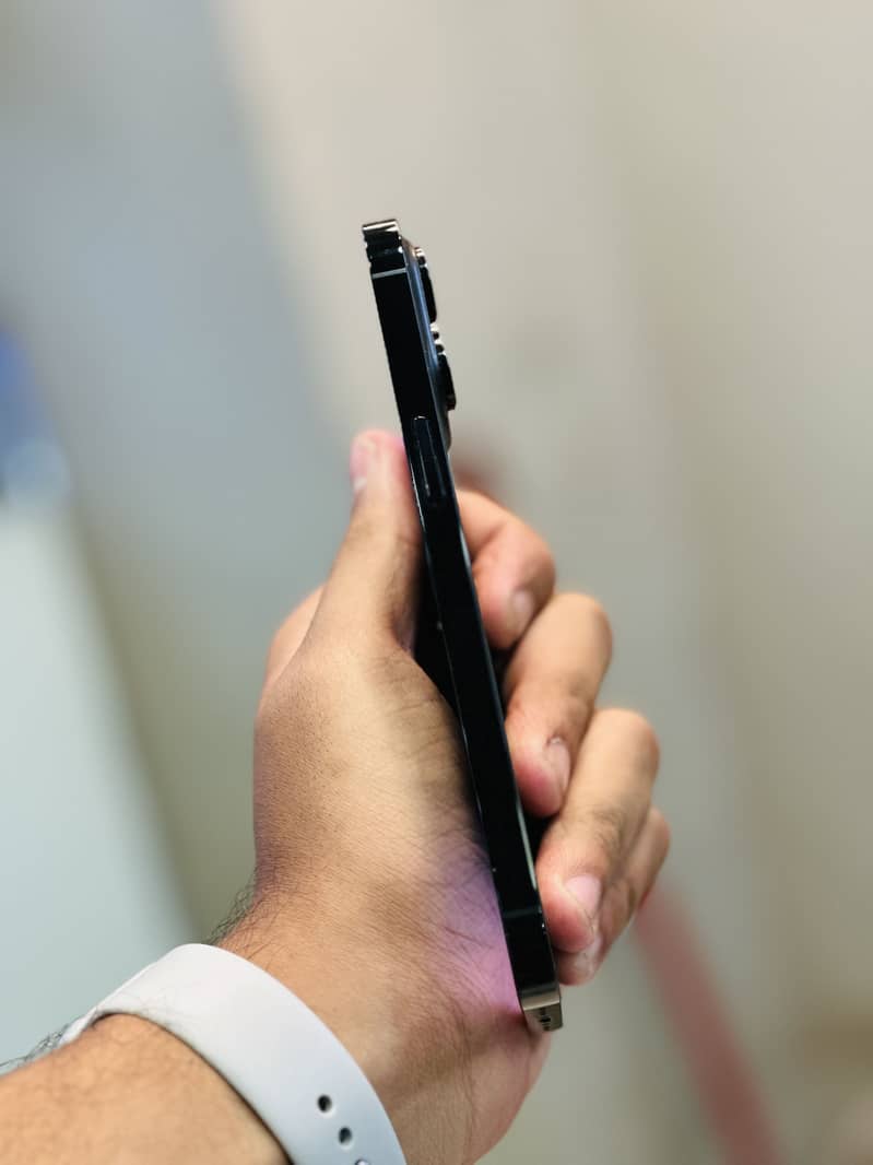 Apple iPhone 14 Pro Max 2