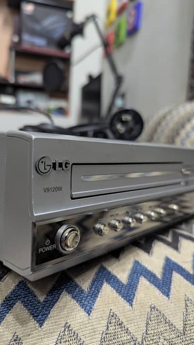 LG Professional VCR Master Audio V9120W