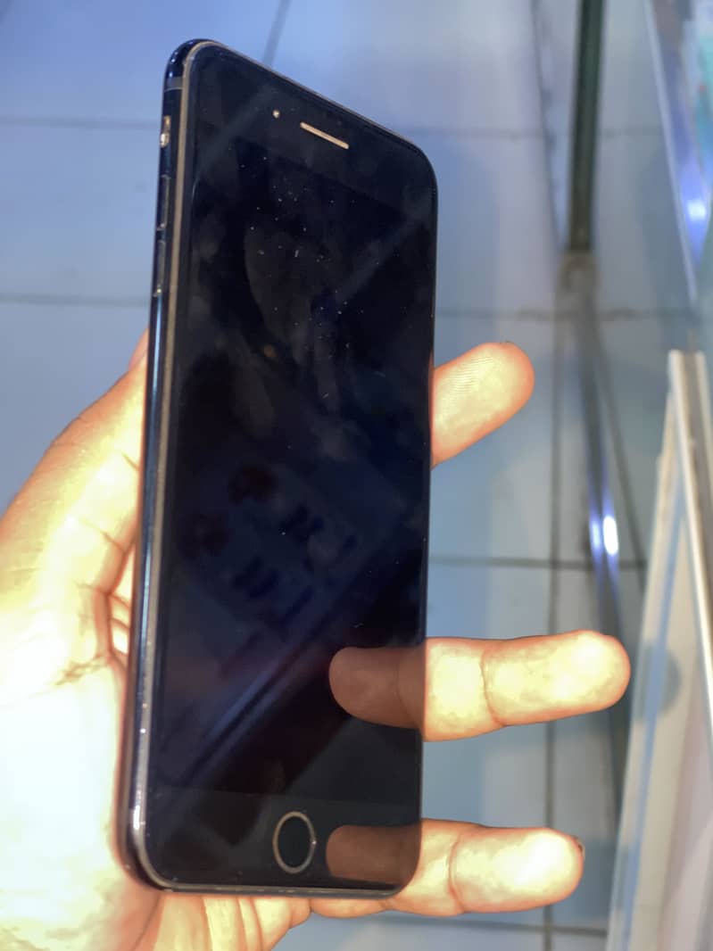 Apple iPhone 7 Plus 2