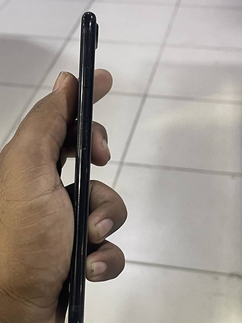 Apple iPhone 7 Plus 3