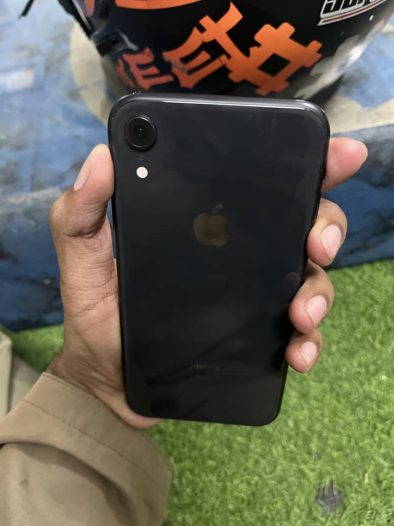 Apple iPhone XR 4
