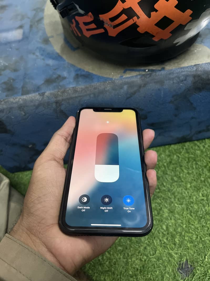 Apple iPhone XR 5