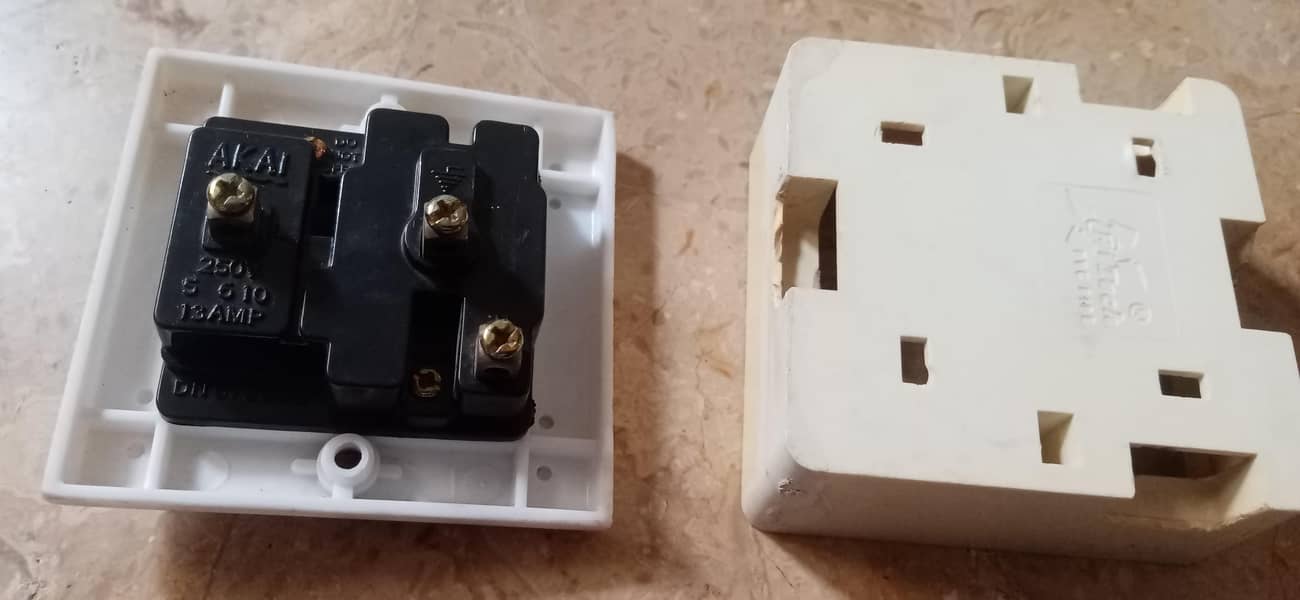 AC Power plug 2