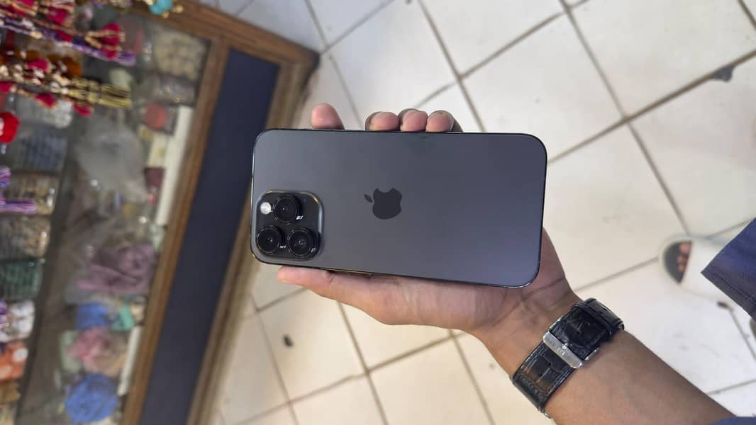Apple iPhone 14 Pro Max 0