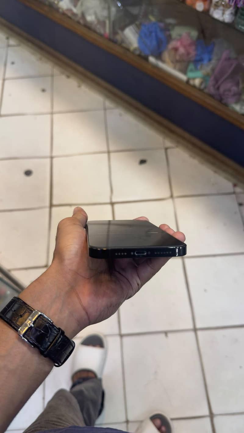 Apple iPhone 14 Pro Max 1