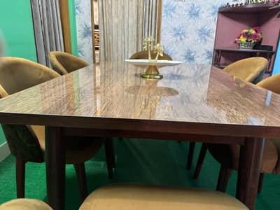 Wooden Dining Table with 6 Chairs – Excellent Condition