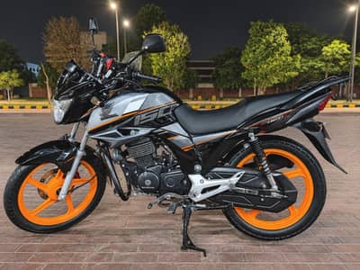 Honda CB 150F special color for sale in exceptional condition