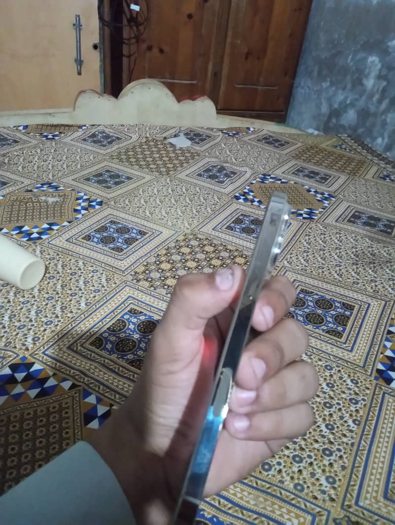 iphone 13 pro max 1