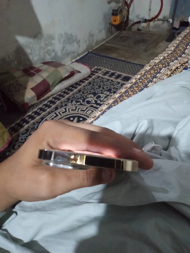 iphone 13 pro max 5