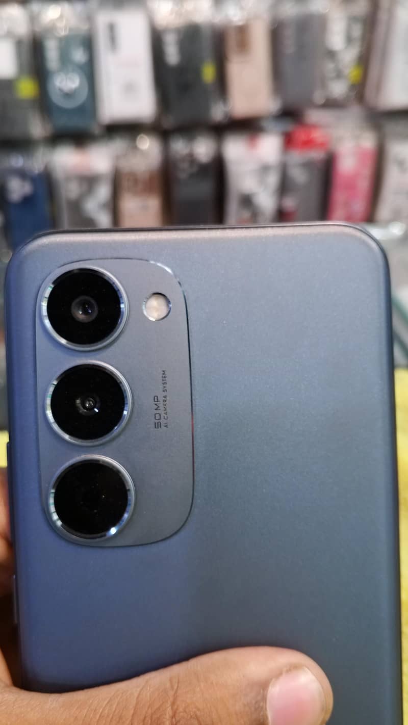 Tecno SPARK 40 Pro + 1